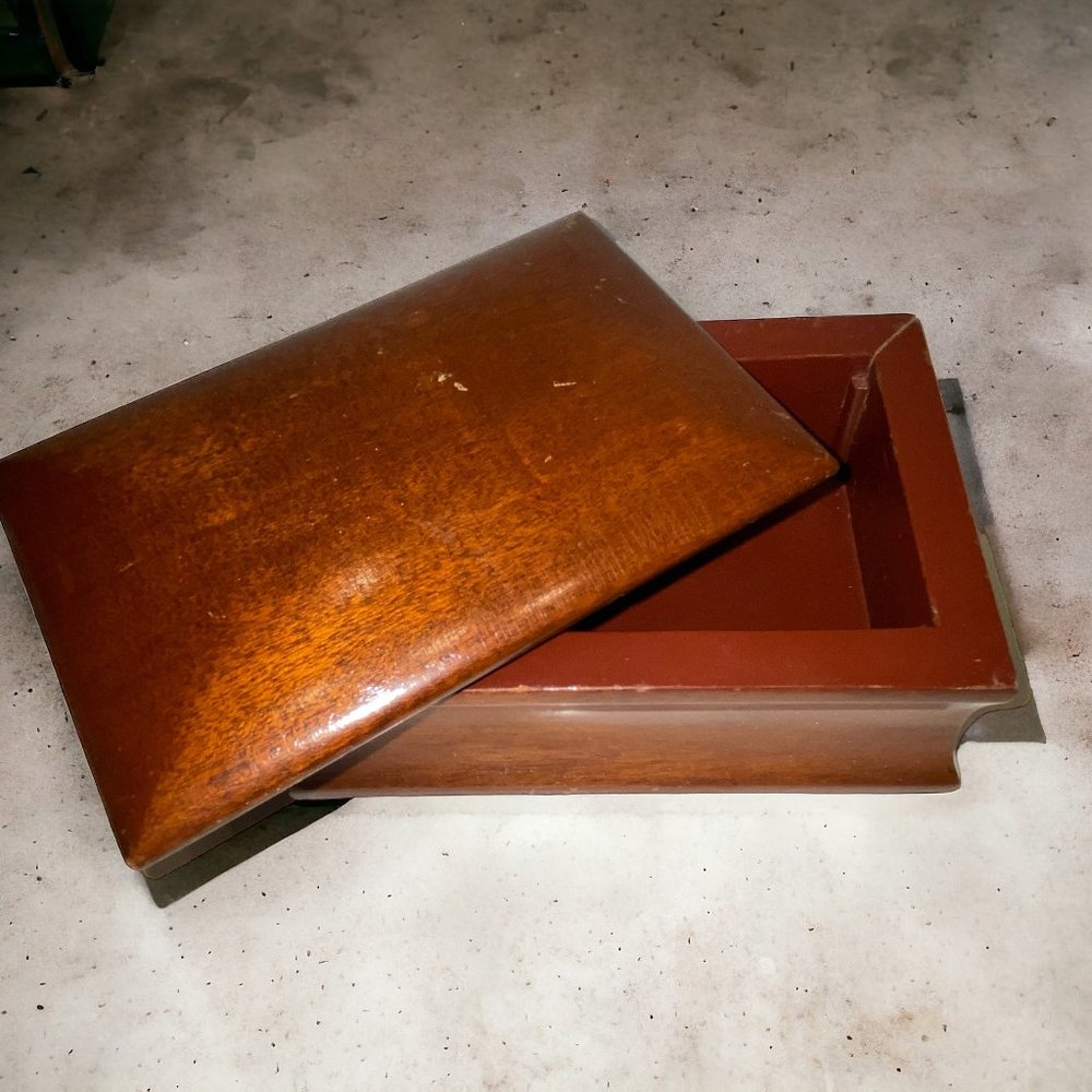 Vintage Wooden Trinket Treasure Jewelry Box Handmade with Lid *read*